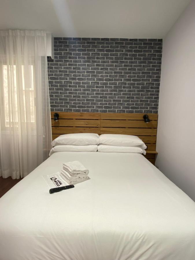 Casual Mardones Hotel บิลเบา ภายนอก รูปภาพ A room at the hotel