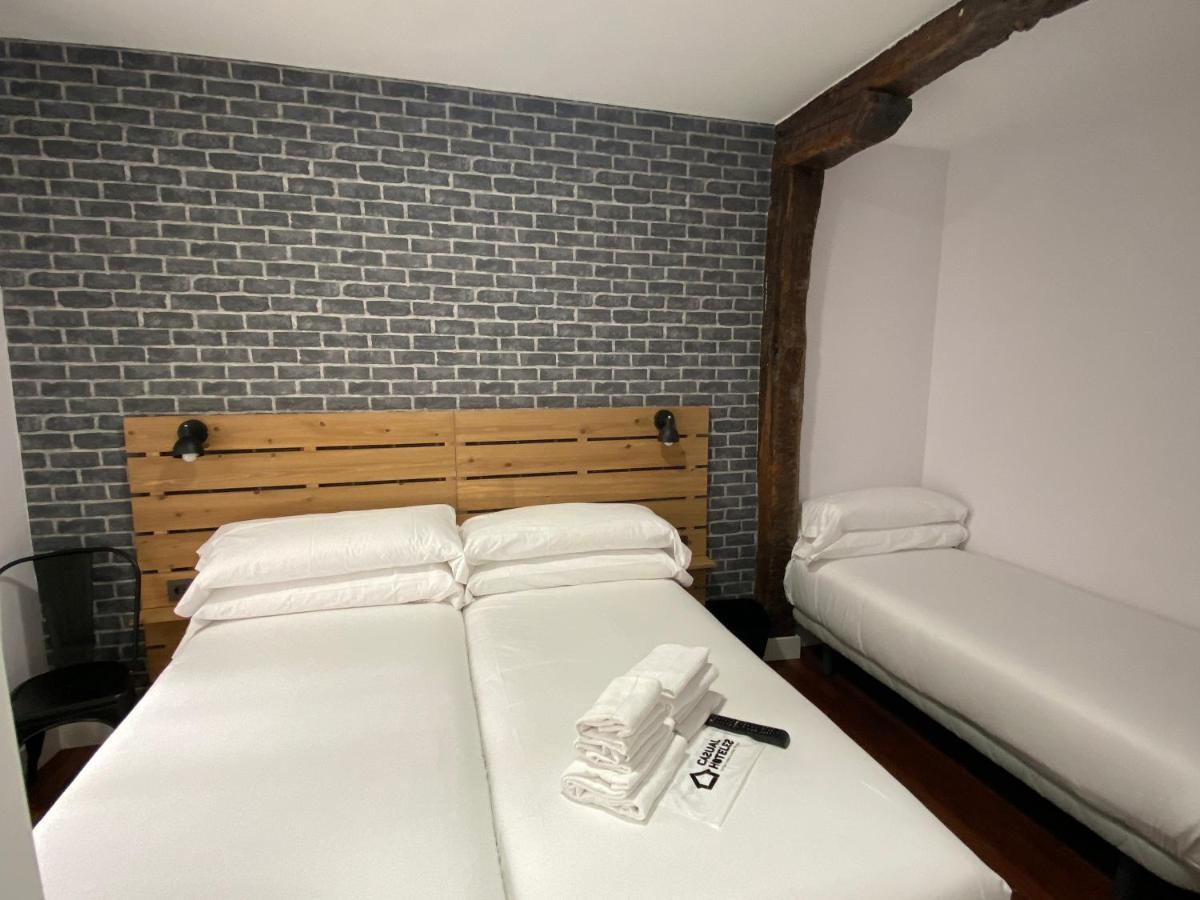Casual Mardones Hotel บิลเบา ภายนอก รูปภาพ A room at the hotel