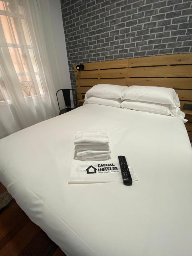 Casual Mardones Hotel บิลเบา ภายนอก รูปภาพ A room at Casual Hotel 22
